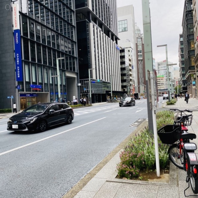 八重洲中央ビル ビル前面道路