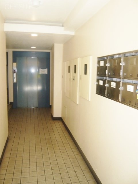 嶋屋ビル エントランス