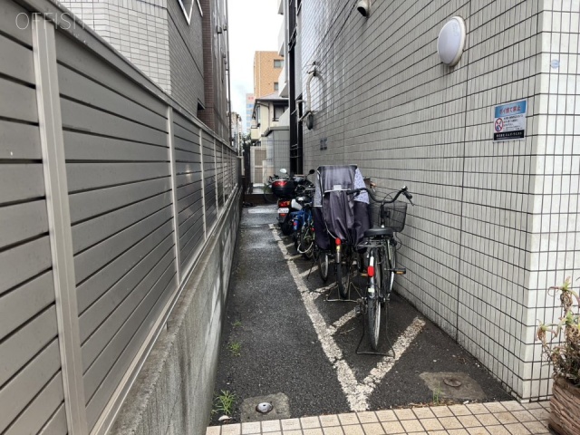 サンパークビル　駐車場