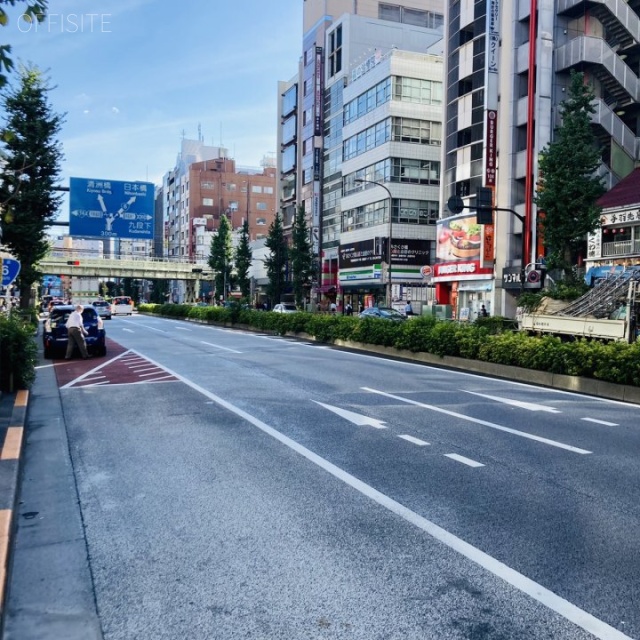 須賀ビル ビル前面道路 江戸通り