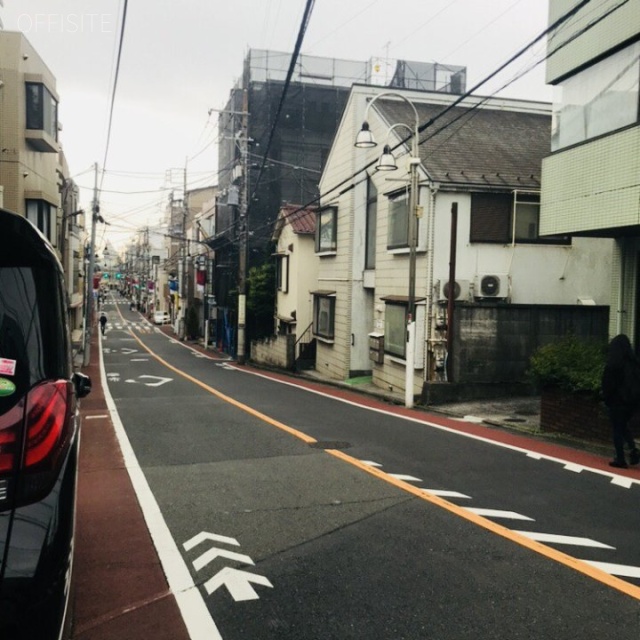 FLEG自由が丘 ビル前面道路