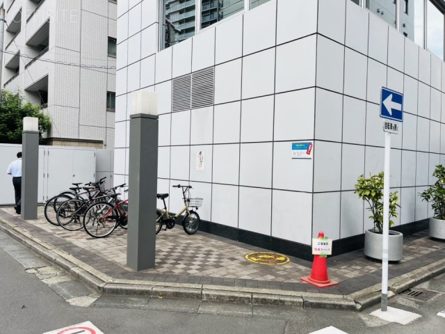 UNO(ウノ)ビル　駐車場