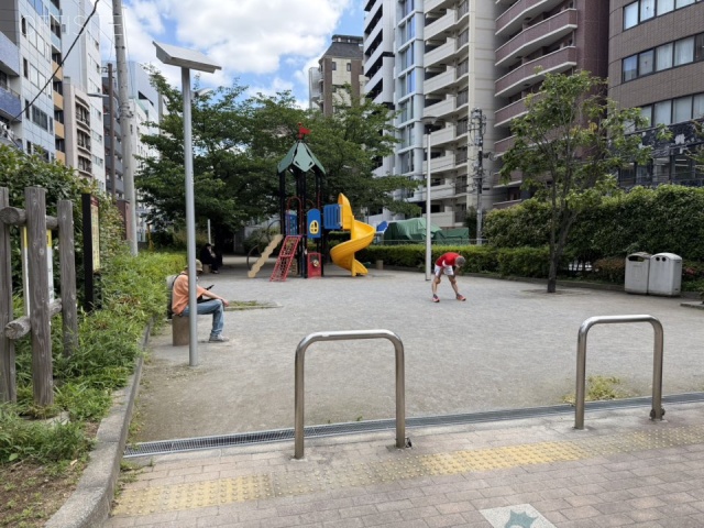 加藤ビル　付近の公園