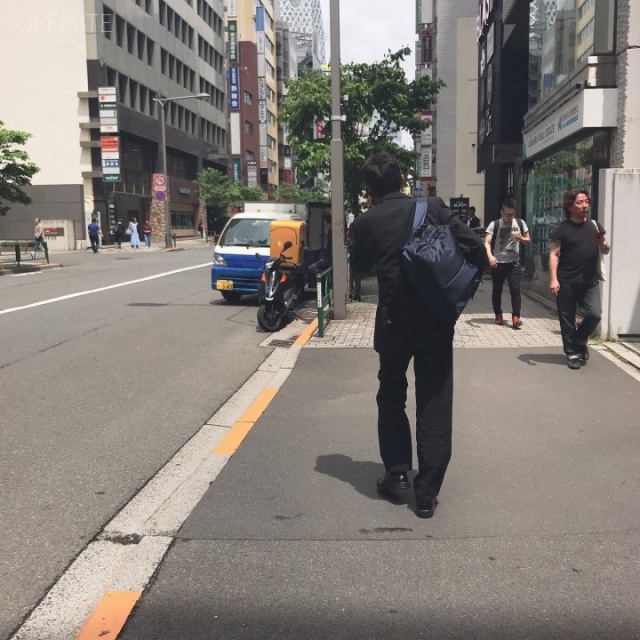 昇立ビル ビル前面道路