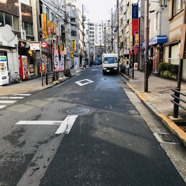 日暮里宝島ビル ビル前面道路