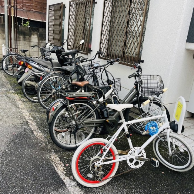 小川ビル 駐車場