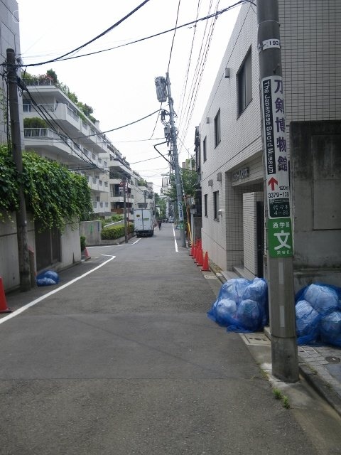 代々木當山ビル ビル前面道路