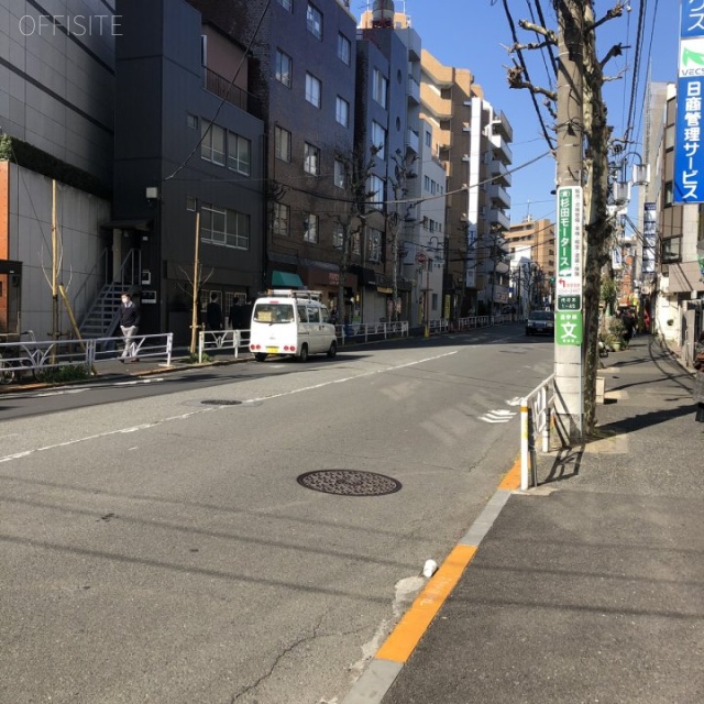 R&Hビル　ビル前面道路