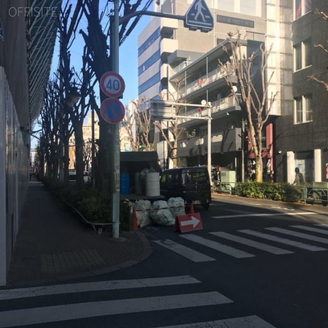 ティーズロフト ビル前面道路