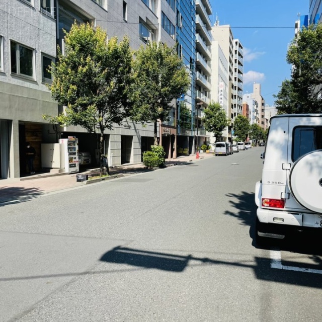 GLEAMS AKIHABARA ビル前面道路