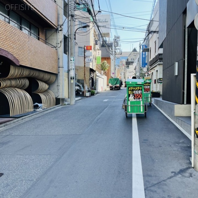 神楽坂プラザビル ビル前面道路