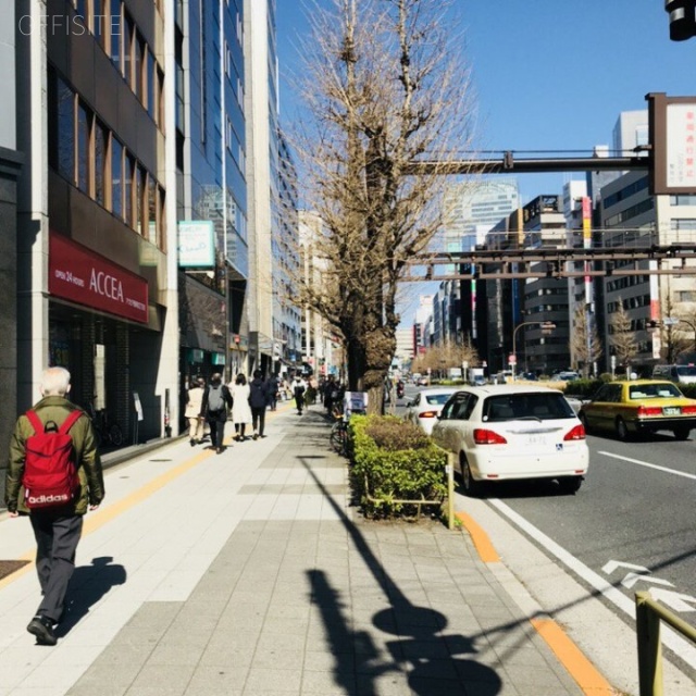 ウエル新都心ビル ビル前面道路