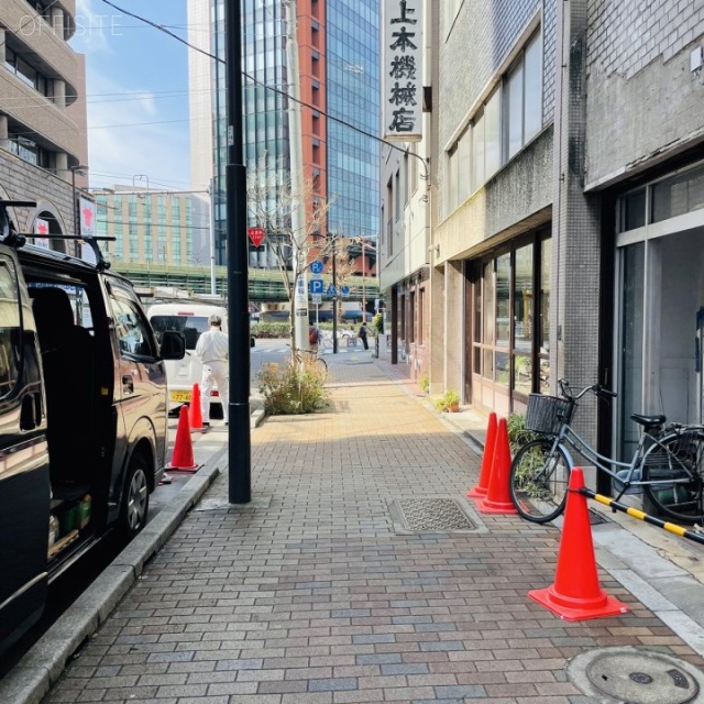 小田ビル 前面歩道