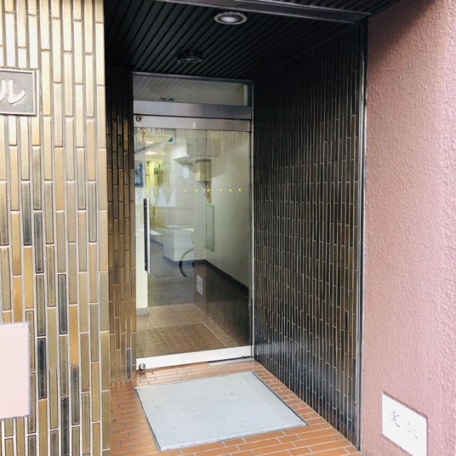 田辺ビル 駐車場