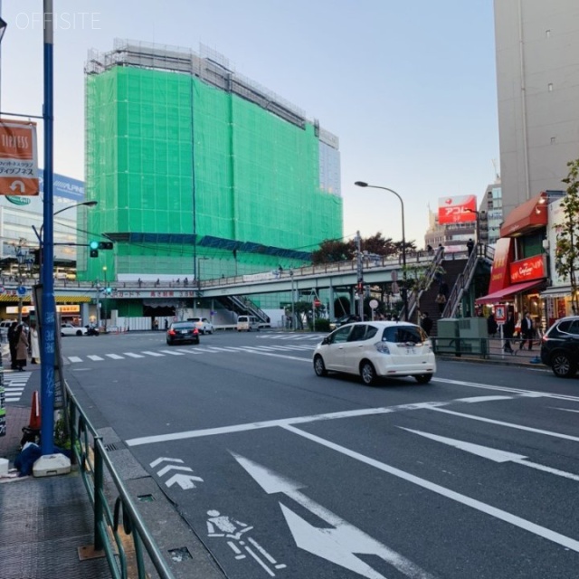 松楽ビル ビル前面道路
