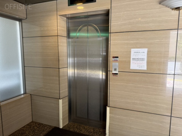 コレクションビル エレベーター