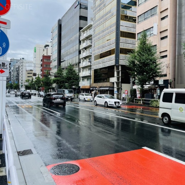 秋葉原三和東洋ビル ビル前面道路