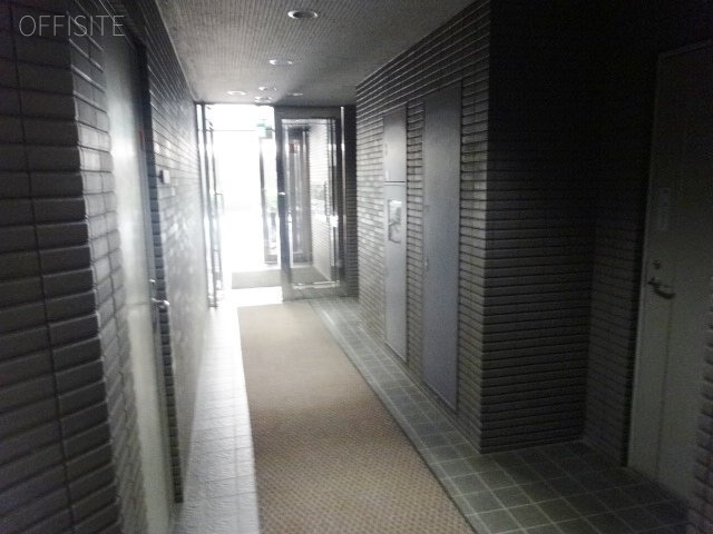 MRビル エントランス