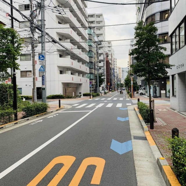 入船1丁目 貸事務所　ビル前面道路