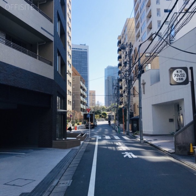 氷川アネックス2号館 4階【404】 14.89坪　ビル前面道路