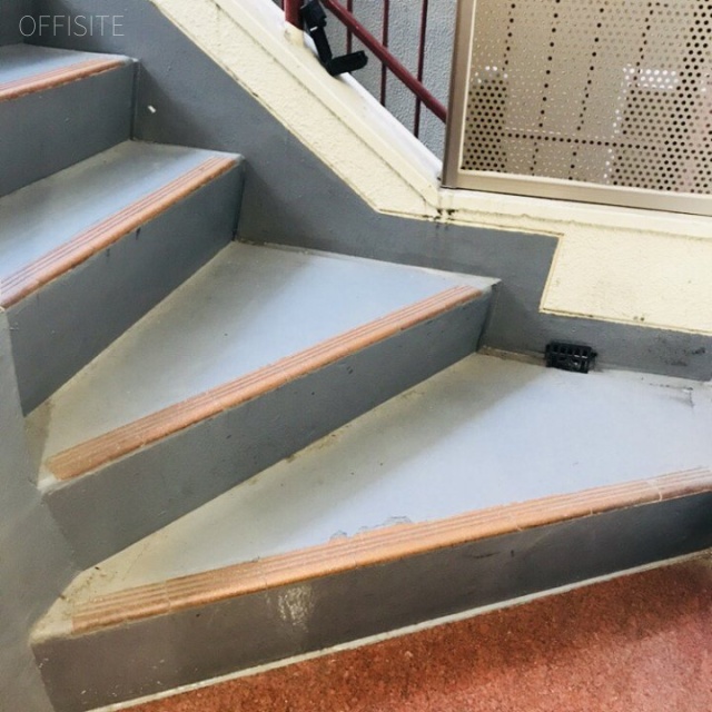 小林ビル エントランス