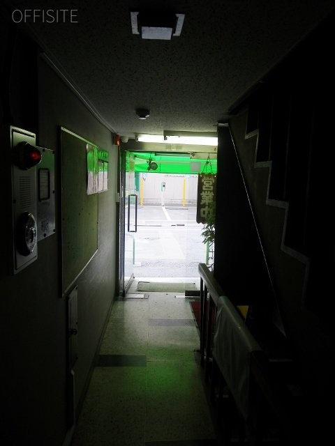 白銀会館ビル エントランス