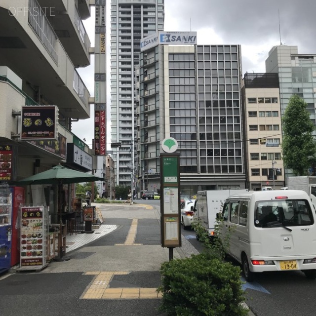 一星芝ビルディング ビル前面道路