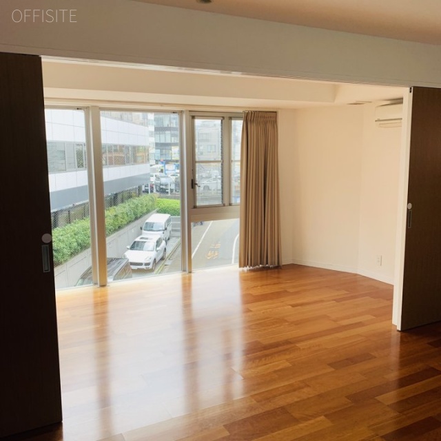 神宮前2丁目戸建 1階【1F～3F】 40.98坪　室内