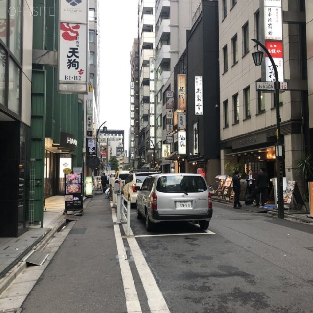 C-roadビル ビル前面道路