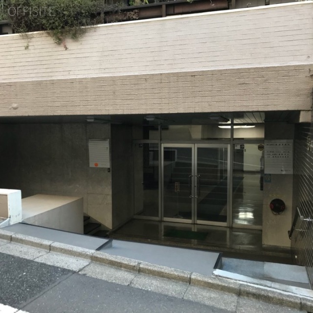 アオイシャトービル 1階部分