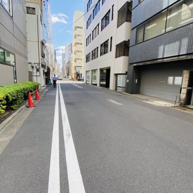 茅場町NTビル ビル前面道路