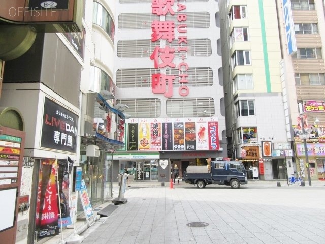 MONビル ビル周辺道路