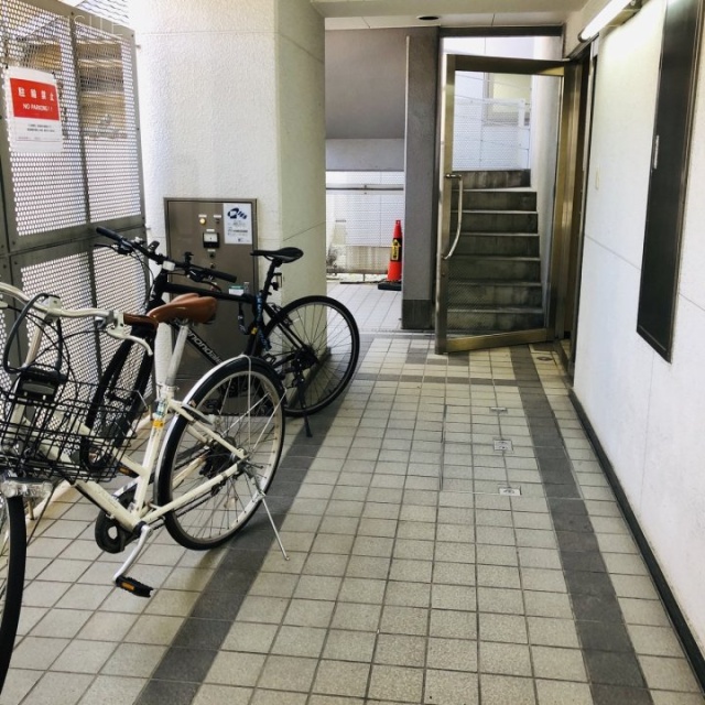 翔和浅草橋ビル エントランス
