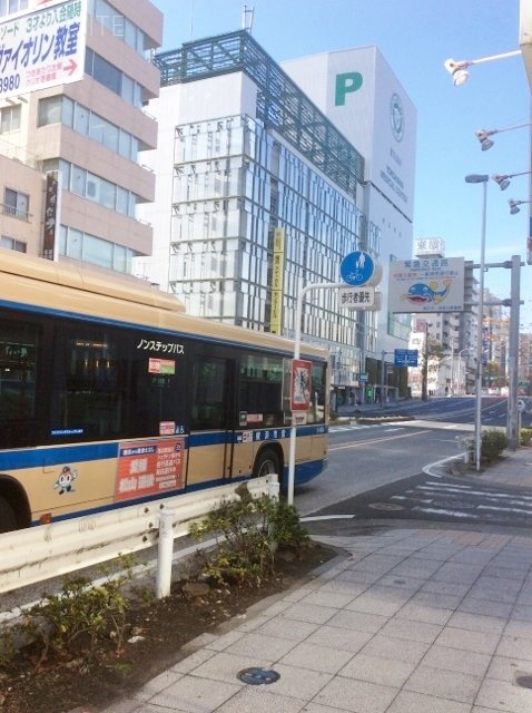横浜ノアス　ビル周辺道路