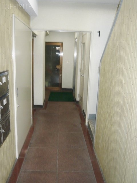 上田ビル エントランス