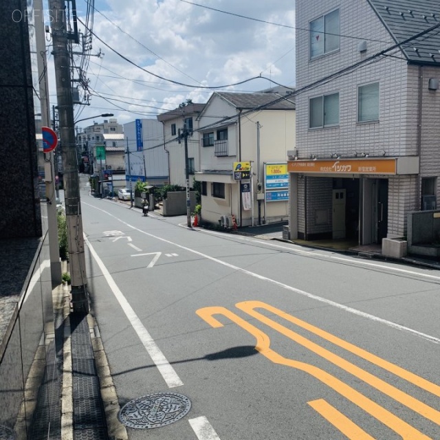 若葉大原ビル ビル前面道路