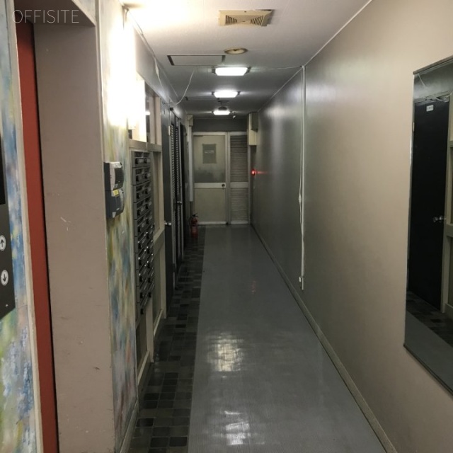 コマツローリエ エントランス