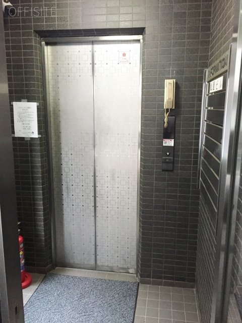 松屋ビル エレベーター