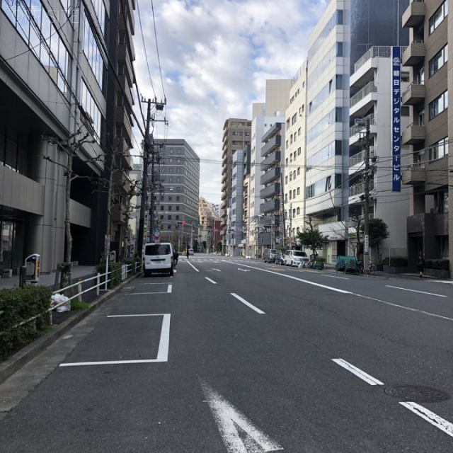 VEQビル ビル前面道路