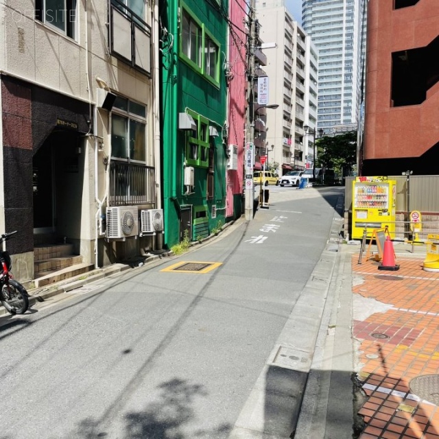 CHIBAビル　前面道路
