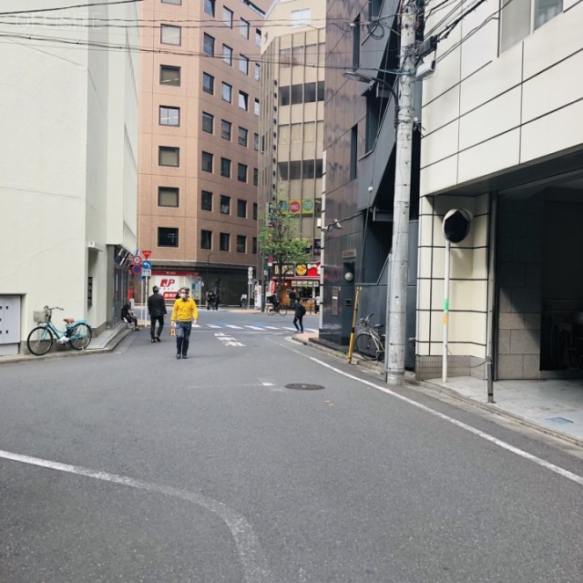 井西ビル ビル前面道路