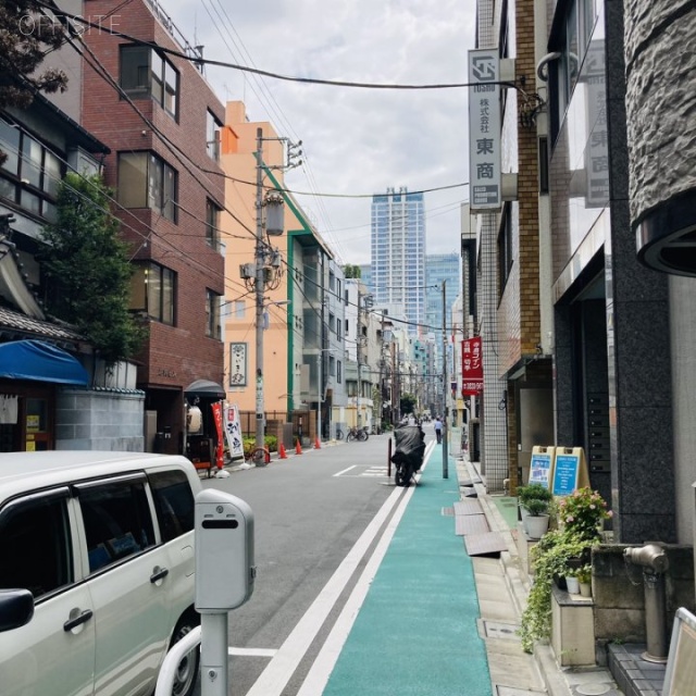 寿ビル　ビル前面道路