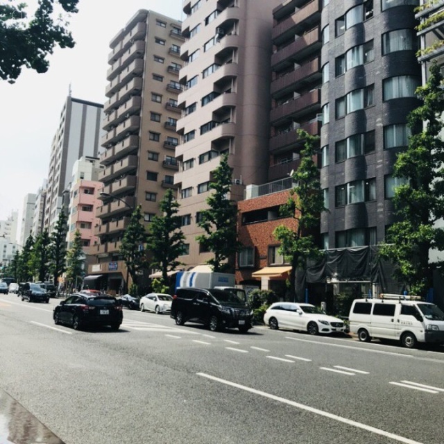 朝井ビル　ビル前面通り 駒沢通り