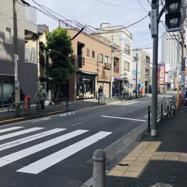 ルックハイツ北新宿壱番館　ビル前面道路