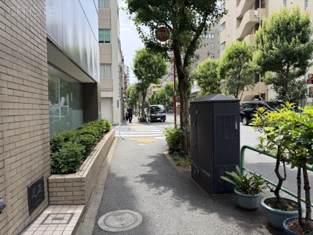NKビル　前面歩道