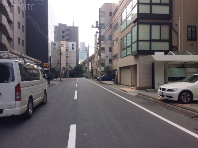 田中電線ビル　ビル前面道路