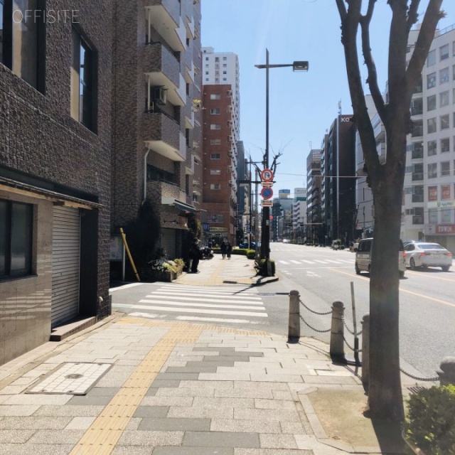 タワーホーム ビル前面道路
