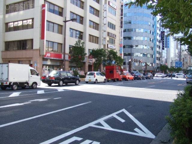 日本橋府川ビル ビル前面道路