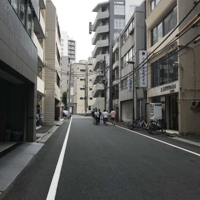 堀口ビル ビル前面道路