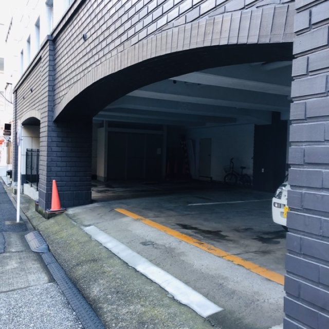 宇津共栄ビル 駐車場